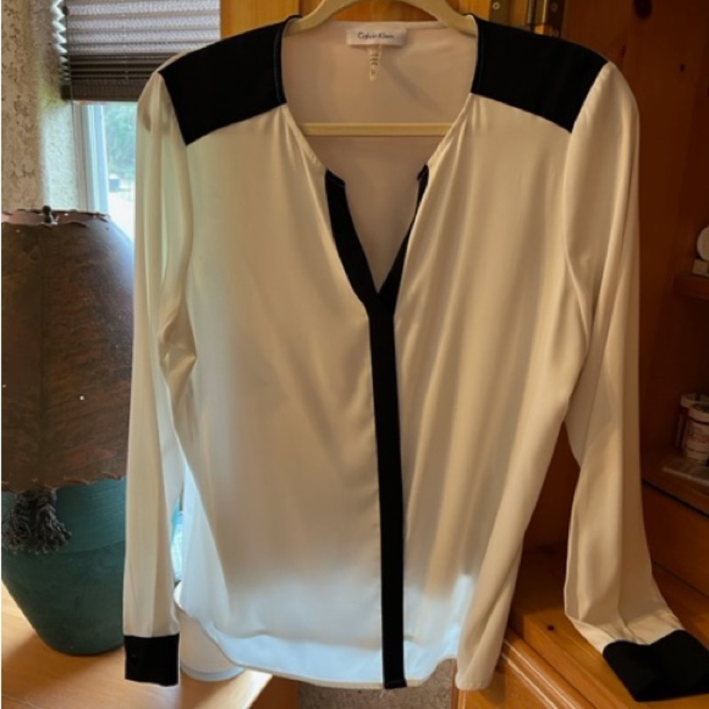 White and black Blouse